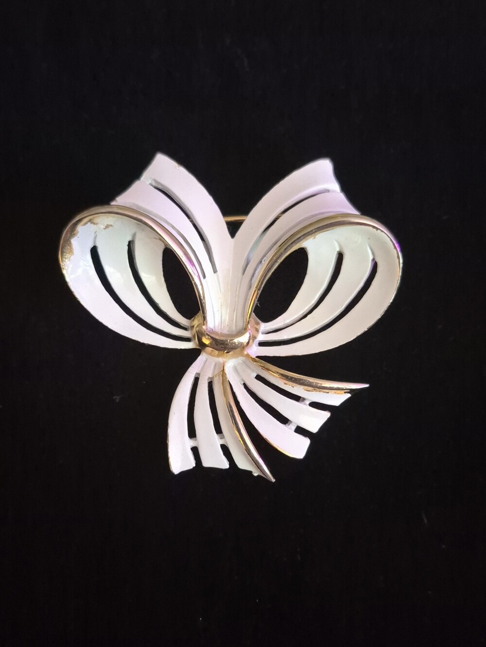 Vintage Smooth Gold Tone White Enamel  Ribbon Bow Brooch
